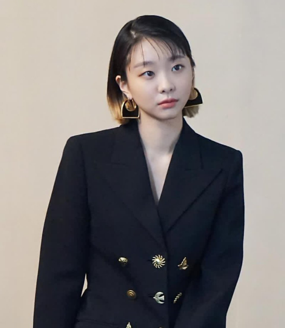 金多美黑色礼服高冷图片
