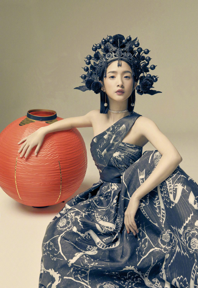 林依晨携师弟妹2018中国风年历写真图片
