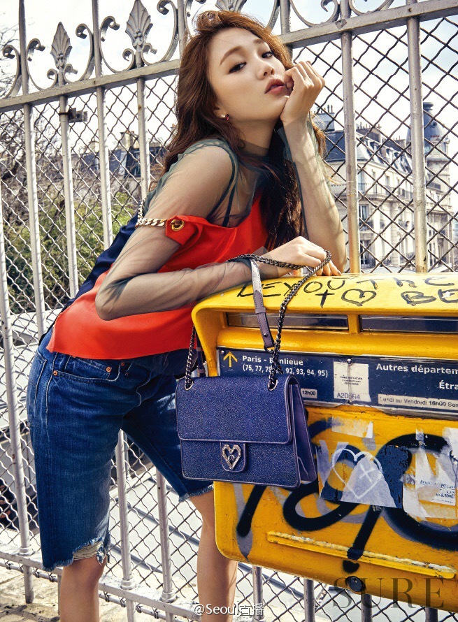 韩国美女李圣经巴黎街头时尚炫酷写真图片