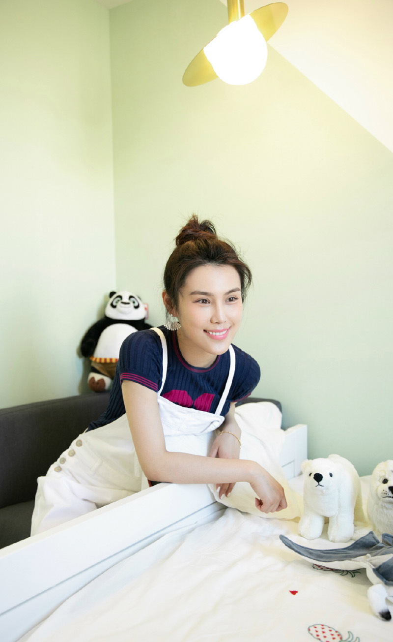 韩丹彤甜美元气写真图片