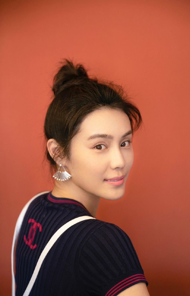 韩丹彤甜美元气写真图片