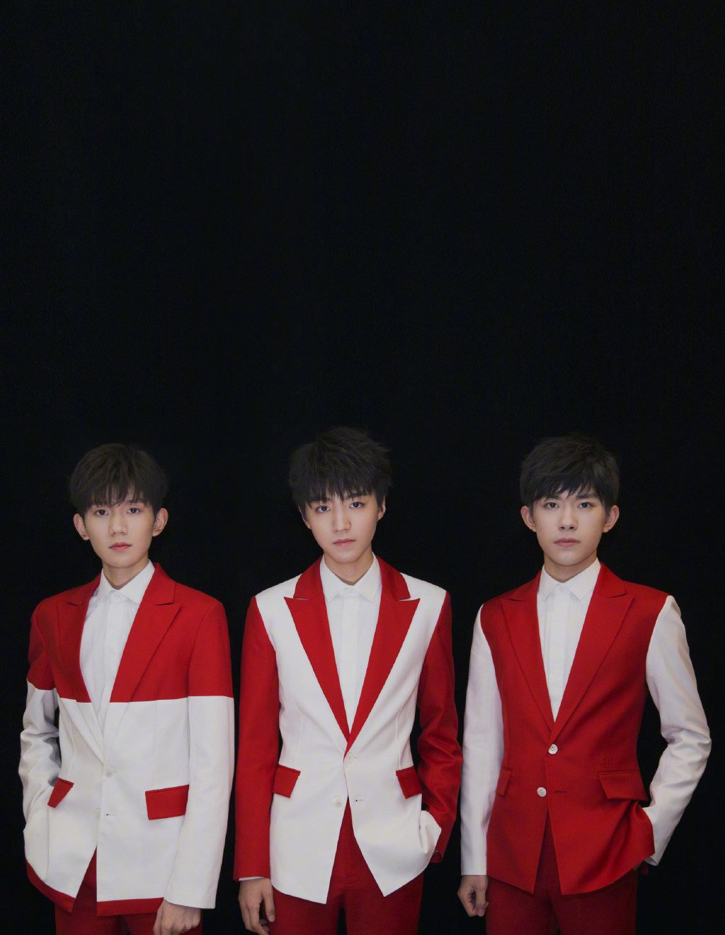 TFBOYS组合央视春晚舞台照图片
