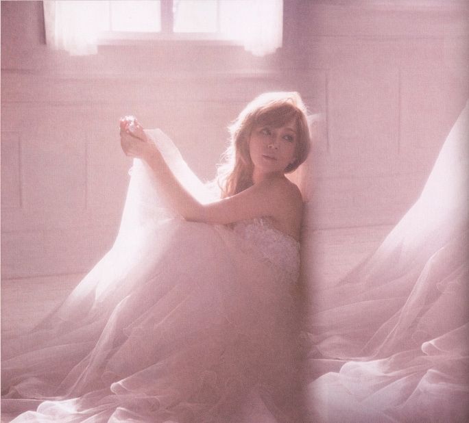 滨崎步写真画面唯美动人 白色婚纱写真  第一波