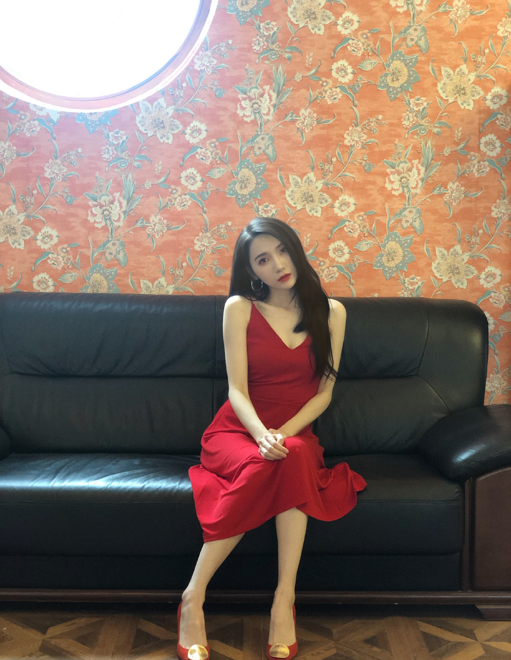 SNH48陆婷吊带红裙性感图片