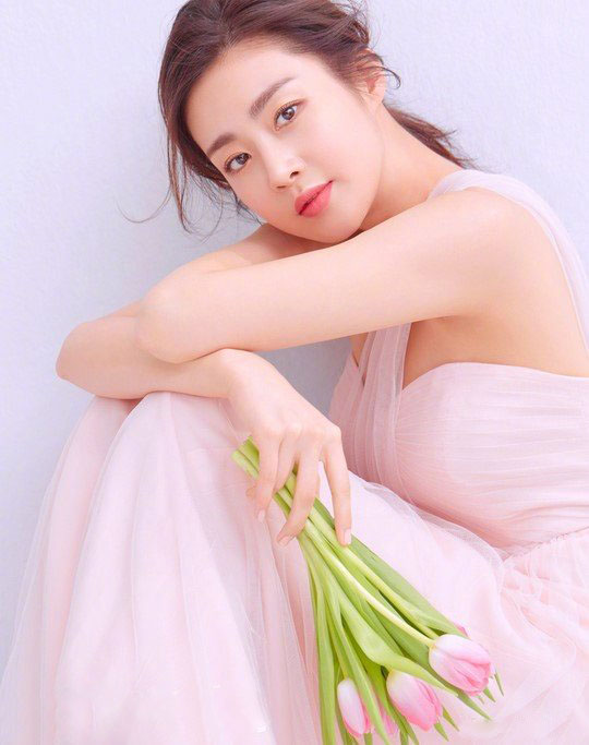 韩国女神姜素拉清纯甜美写真图片