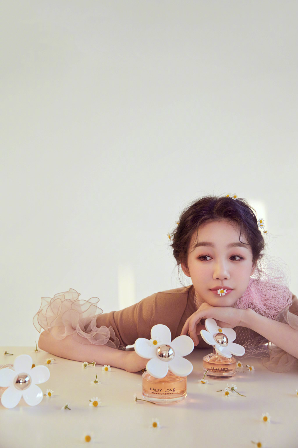 火箭少女101徐梦洁甜美写真图片