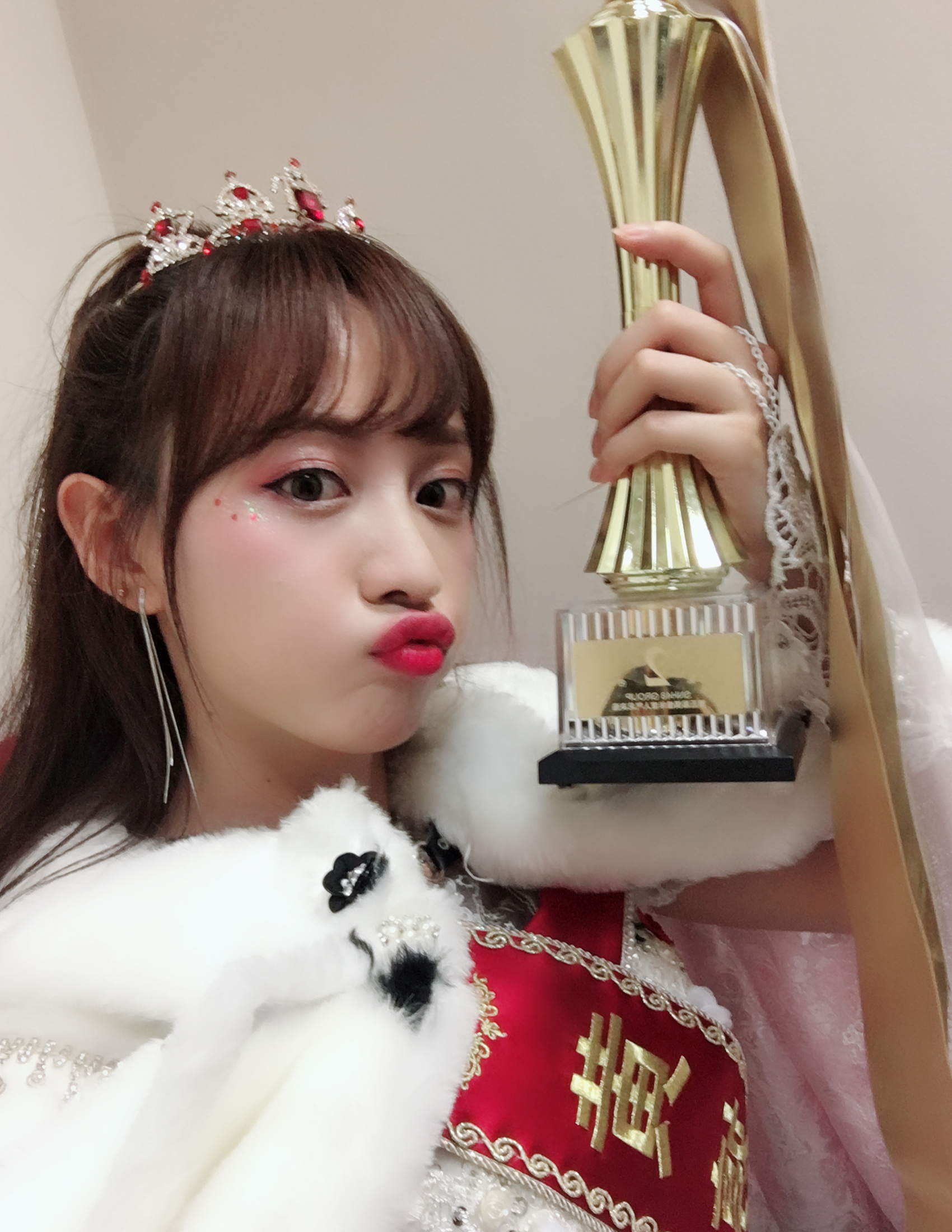 SNH48黄婷婷性感舞台照图片