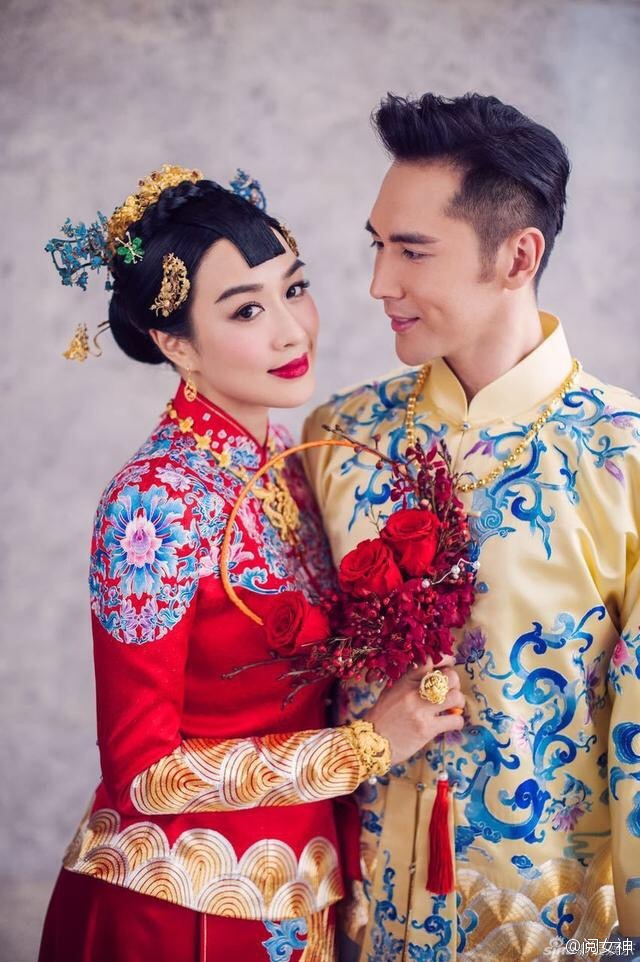 钟丽缇张伦硕婚礼甜蜜中式婚纱照图片