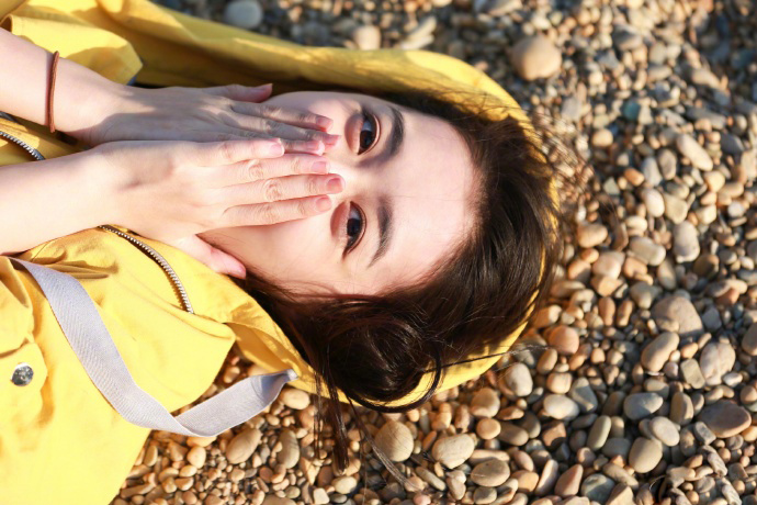 蒋依依图片 蒋依依海边唯美写真图片