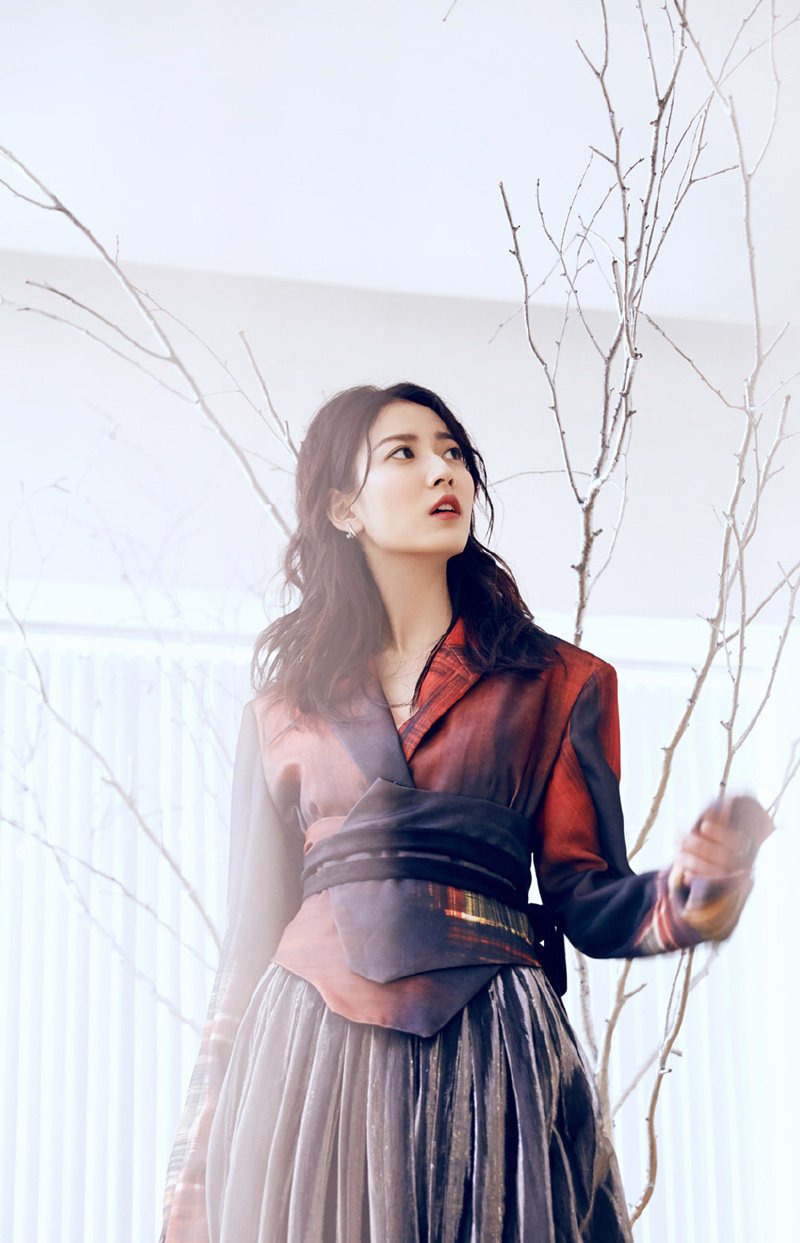 陈钰琪性感妩媚时尚杂志写真图片