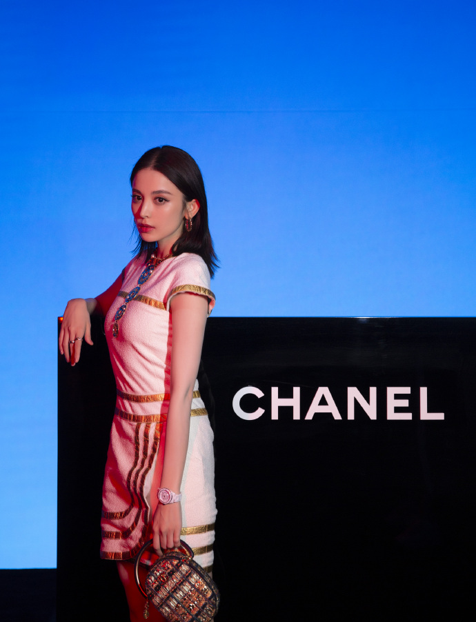 古力娜扎性感品牌活动图片