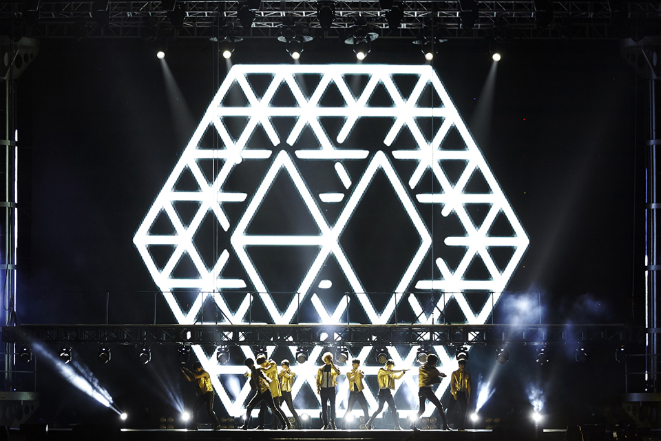 150826 SMTOWN NOW EXO金钟大吴世勋现场图