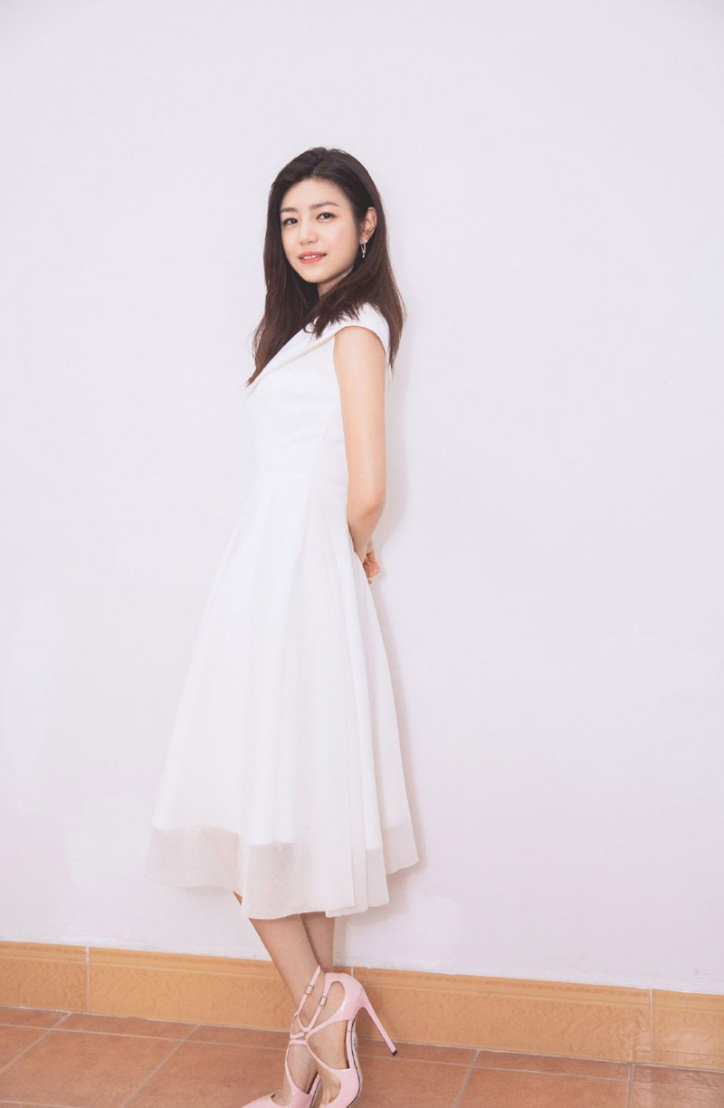 陈妍希甜美优雅活动写真图片