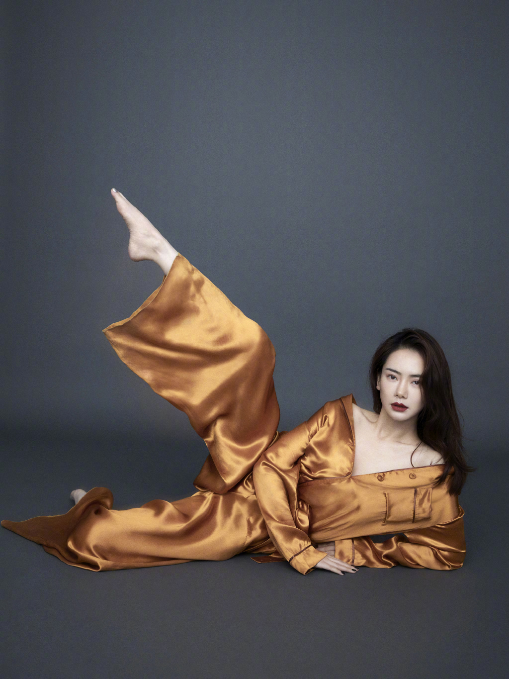 戚薇李承铉《时尚健康》杂志封面写真