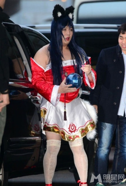 曺圭贤图片SuperJunior八周年机场惊喜服装 震惊了