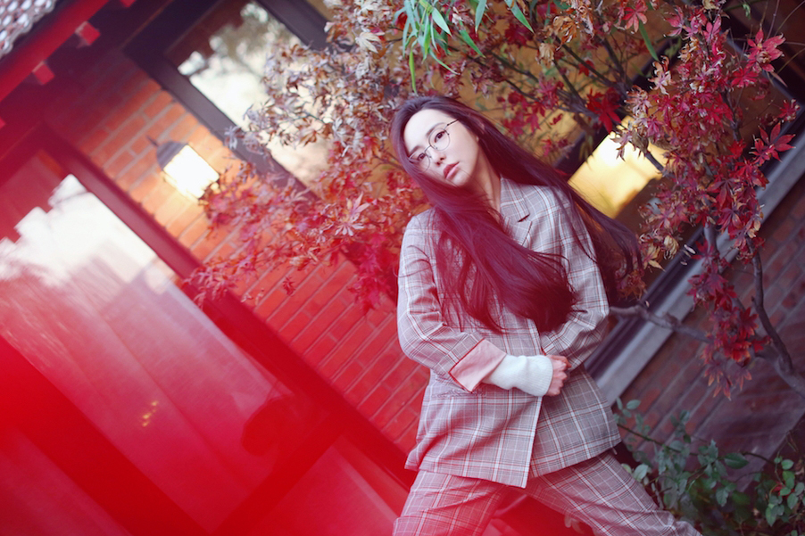 曹梦格OL风格子套装冬日明朗写真图片