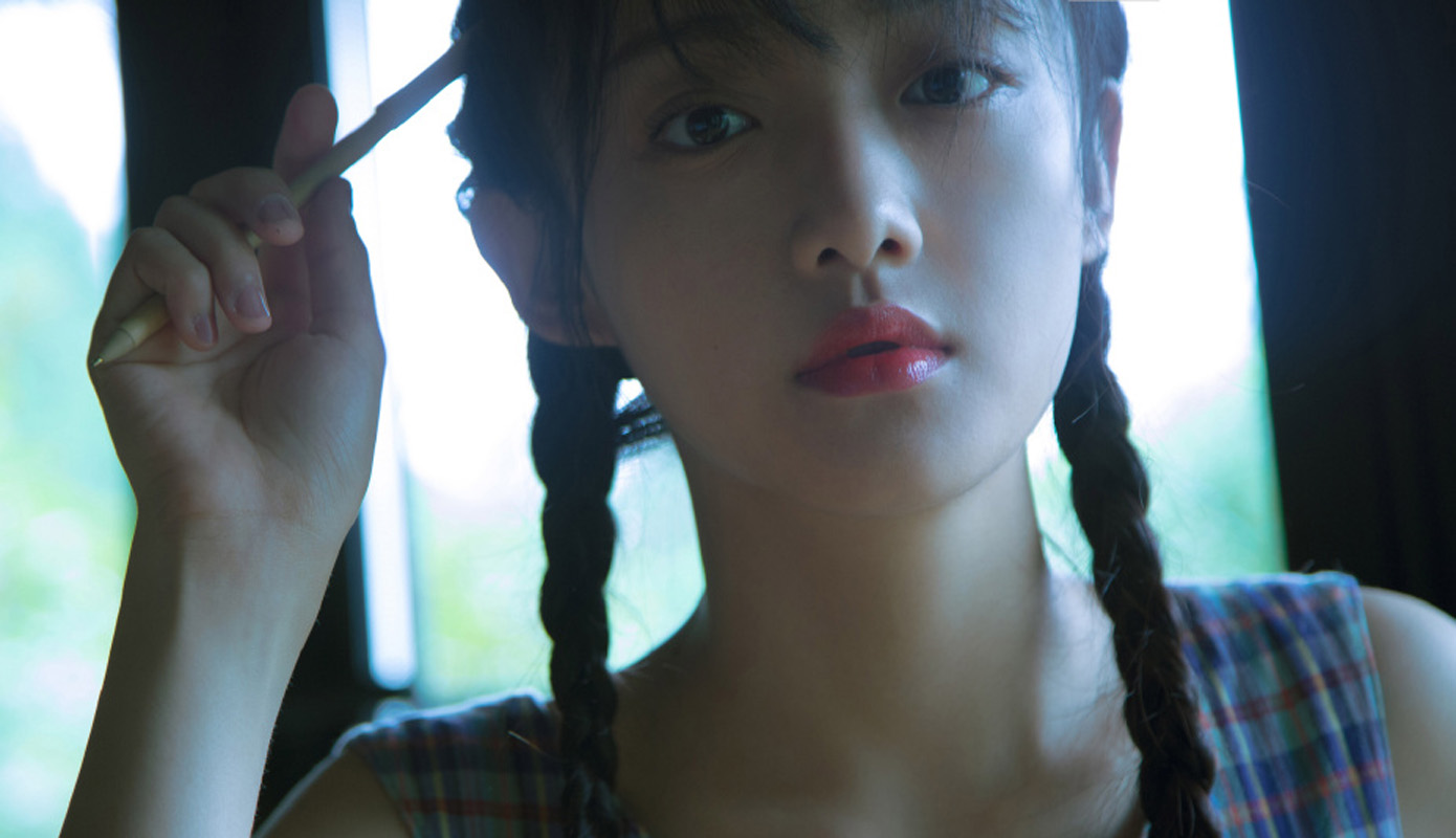 吴佳怡麻花辫日系写真图片