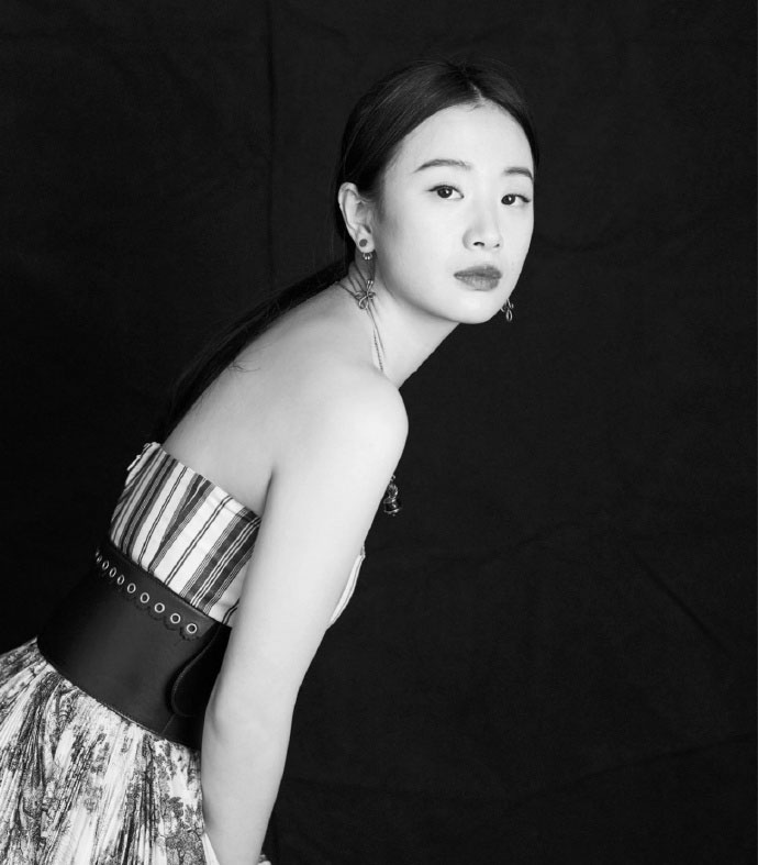 李梦性感风情大片写真图片