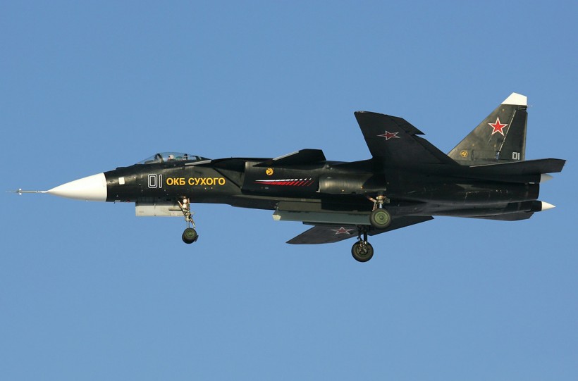 苏-47“金鹰”战斗机图片(6张)
