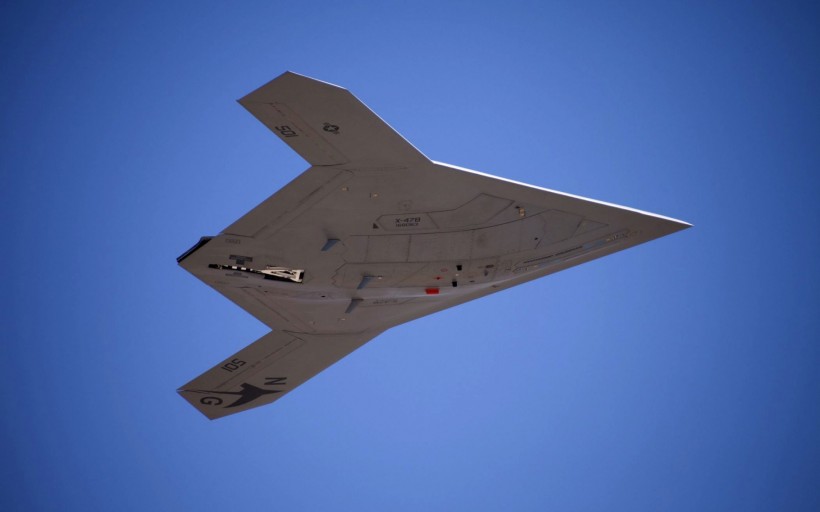 X-47B隐形无人机图片(6张)