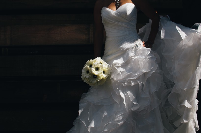 穿着婚纱的新娘图片(10张)