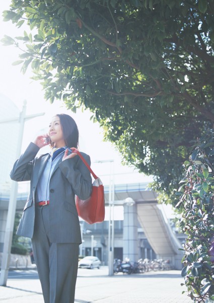 打电话的白领女性图片(20张)