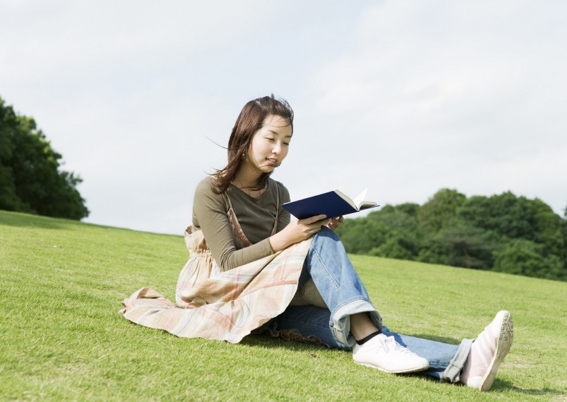 郊外散心的大学生图片(52张)