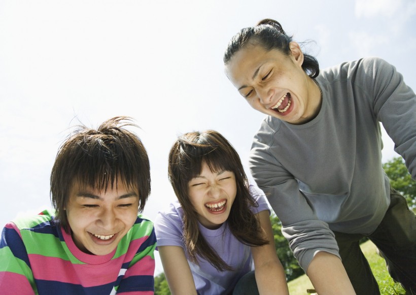 大学生校园草地休闲图片(42张)