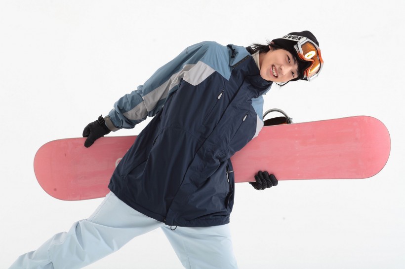 冬季休闲运动男性滑雪图片(120张)