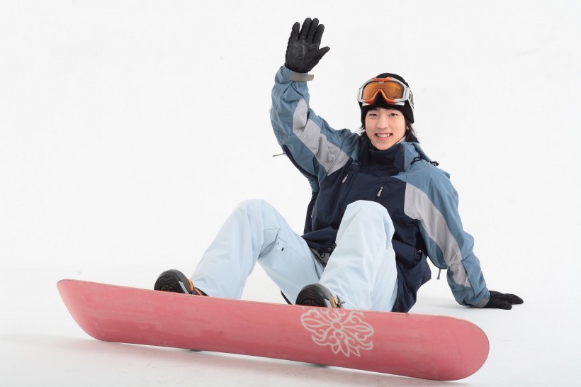 冬季休闲运动男性滑雪图片(120张)