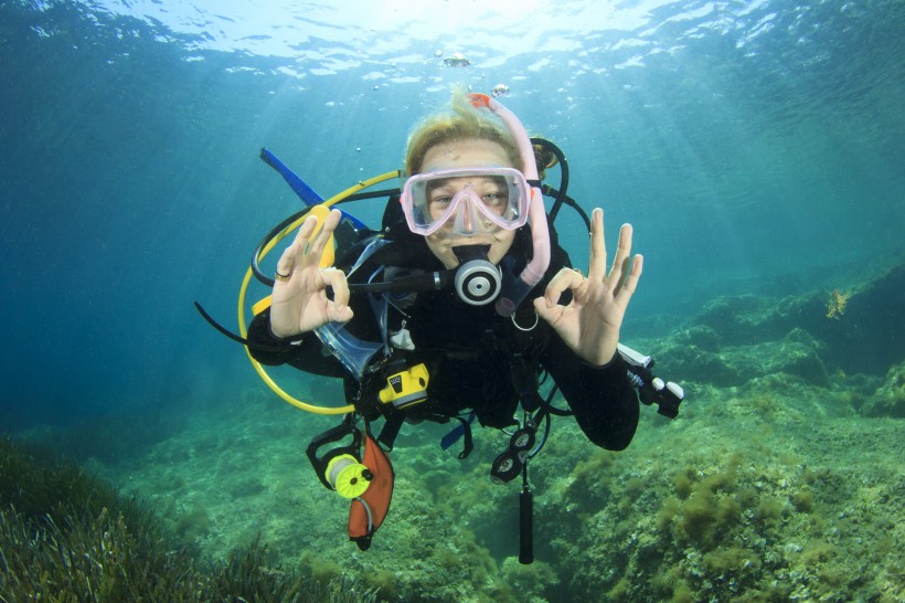 海底潜水人物图片(15张)