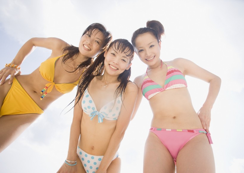 海滩泳装少女图片(200张)