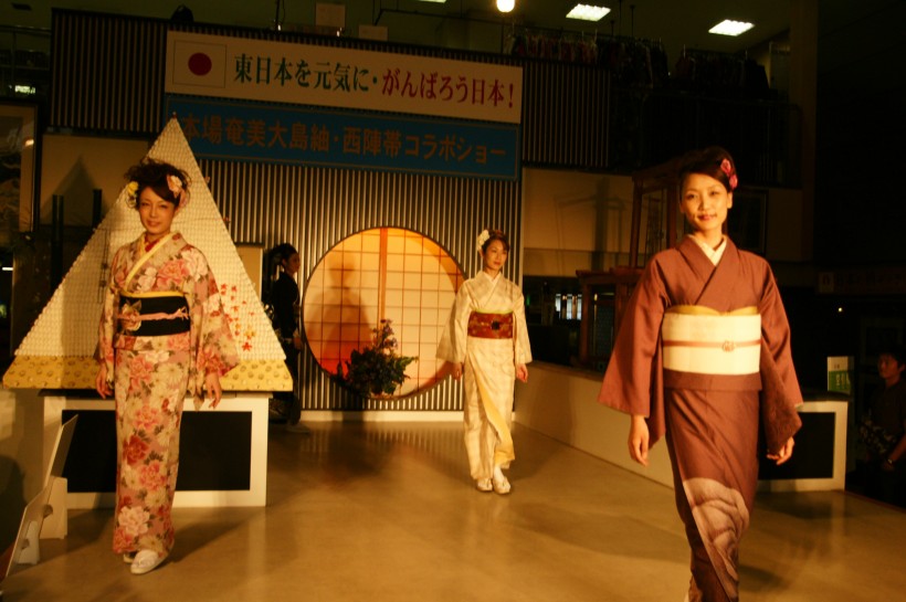 日本和服表演图片(10张)