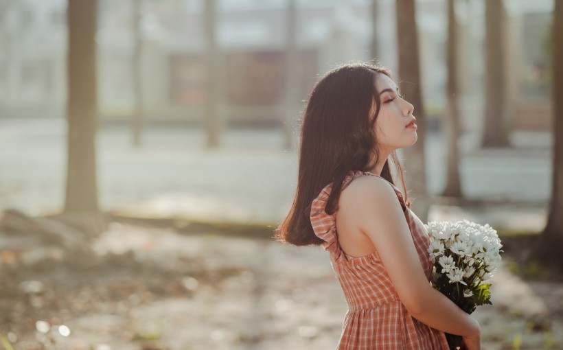 在户外游玩的美女图片(10张)