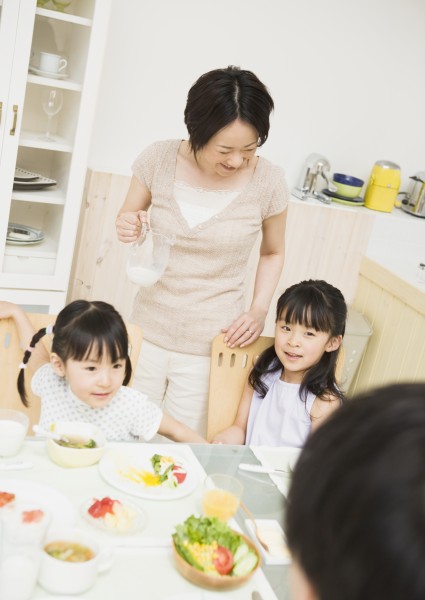 家人餐桌用餐图片(26张)