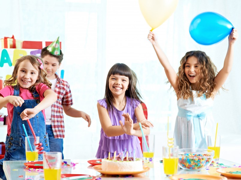 可爱儿童的生日聚会图片(9张)