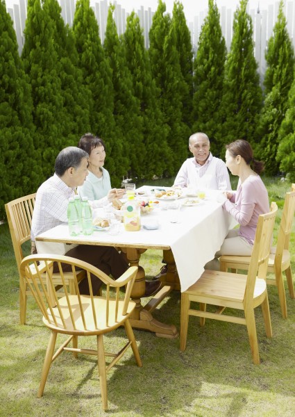 老年人户外聚餐图片(30张)