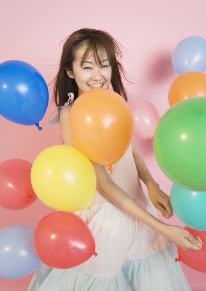 女孩和气球图片(28张)