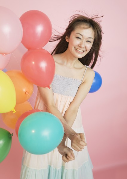 女孩和气球图片(28张)