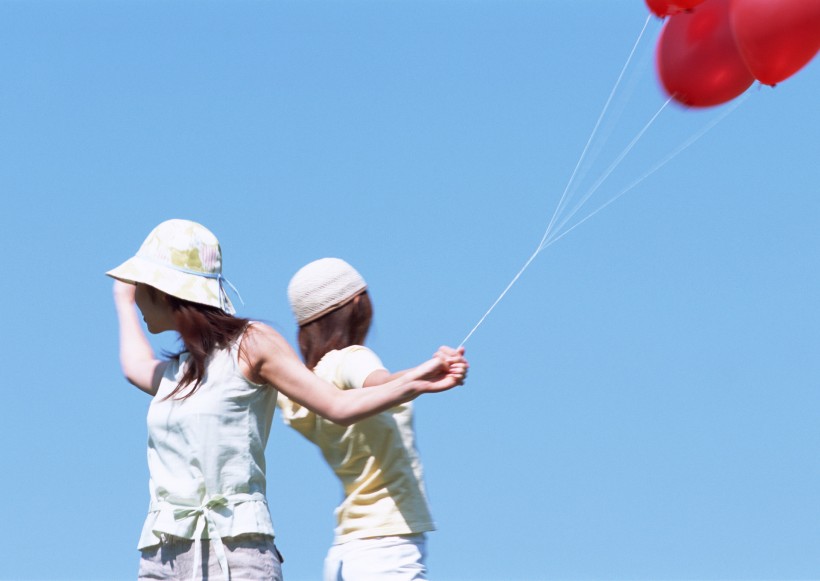 女孩和气球图片(24张)