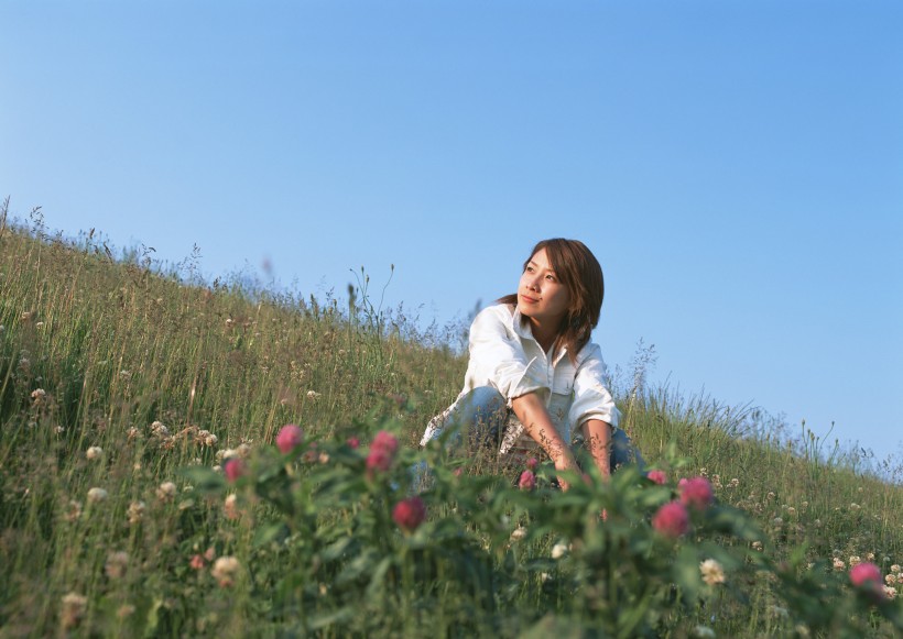 女孩与自然图片(52张)