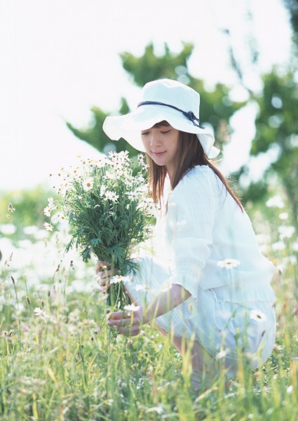 女孩与自然图片(52张)