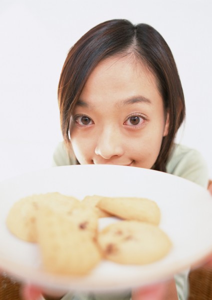 女性和食物水果图片(16张)