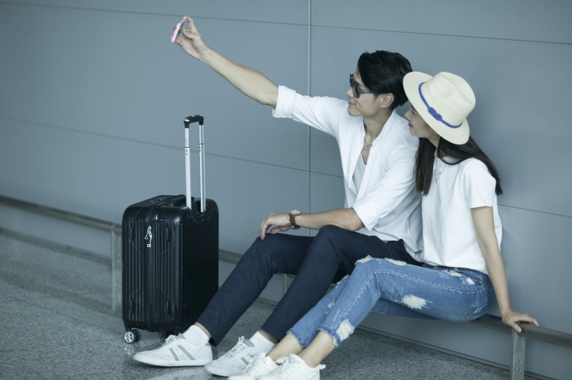男女情侣情人节机场准备旅行图片(15张)