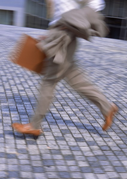 人物走路腿部特写图片(16张)