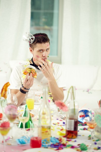 生日聚会上的搞怪男士图片(10张)
