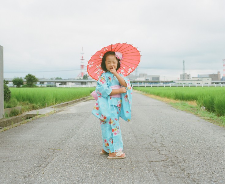 日本超萌小女孩公路摄影图片(58张)