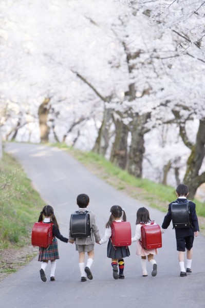 小学生放学的路上图片(28张)