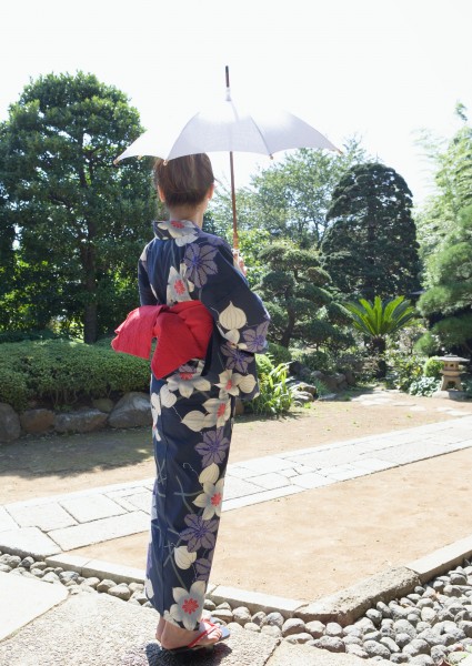 夏日里打伞的日本女人图片(22张)