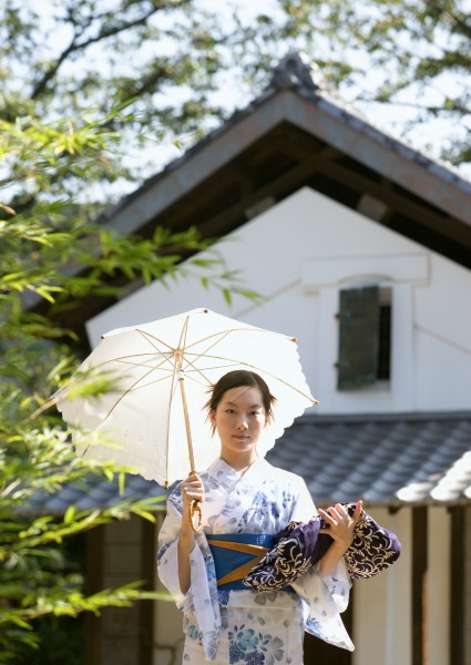 夏日里打伞的日本女人图片(22张)